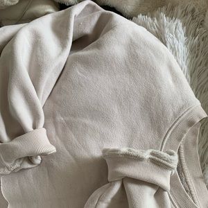 aritiza cropped crew neck
